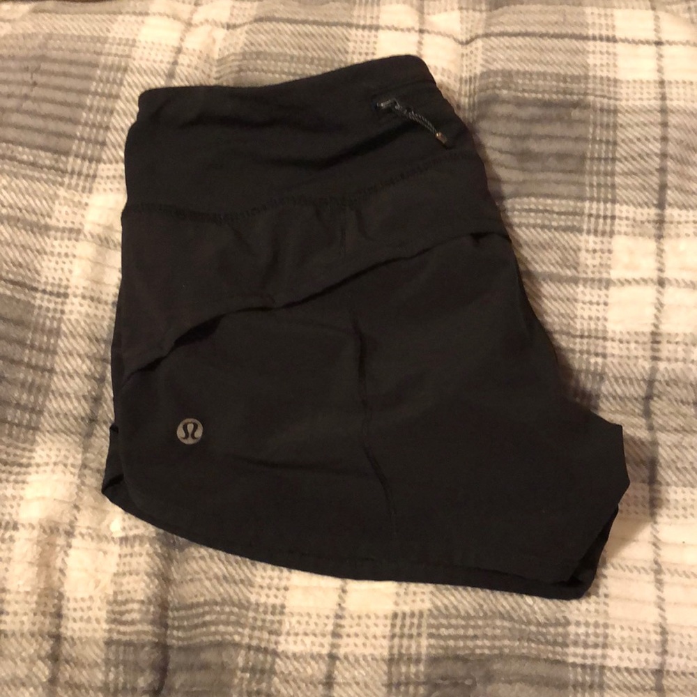 Low rise black Lululemon shorts